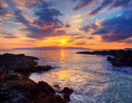 A sunset on the island of Maui