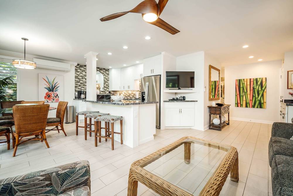 vacation rental living room maui 